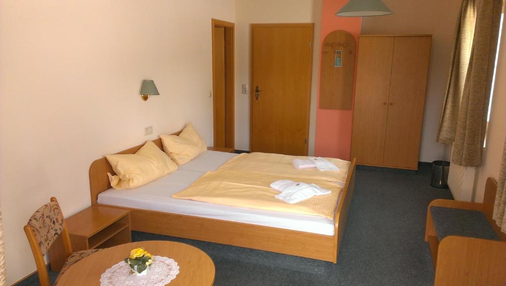 Gasthof Zum Fuerstenthal Frauenstein  部屋 写真